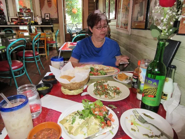 Photo of pasto semplice al ristorante: Confronta il prezzo di pasto semplice al ristorante in diversi paesi e vedi quanto pesa sul salario medio locale